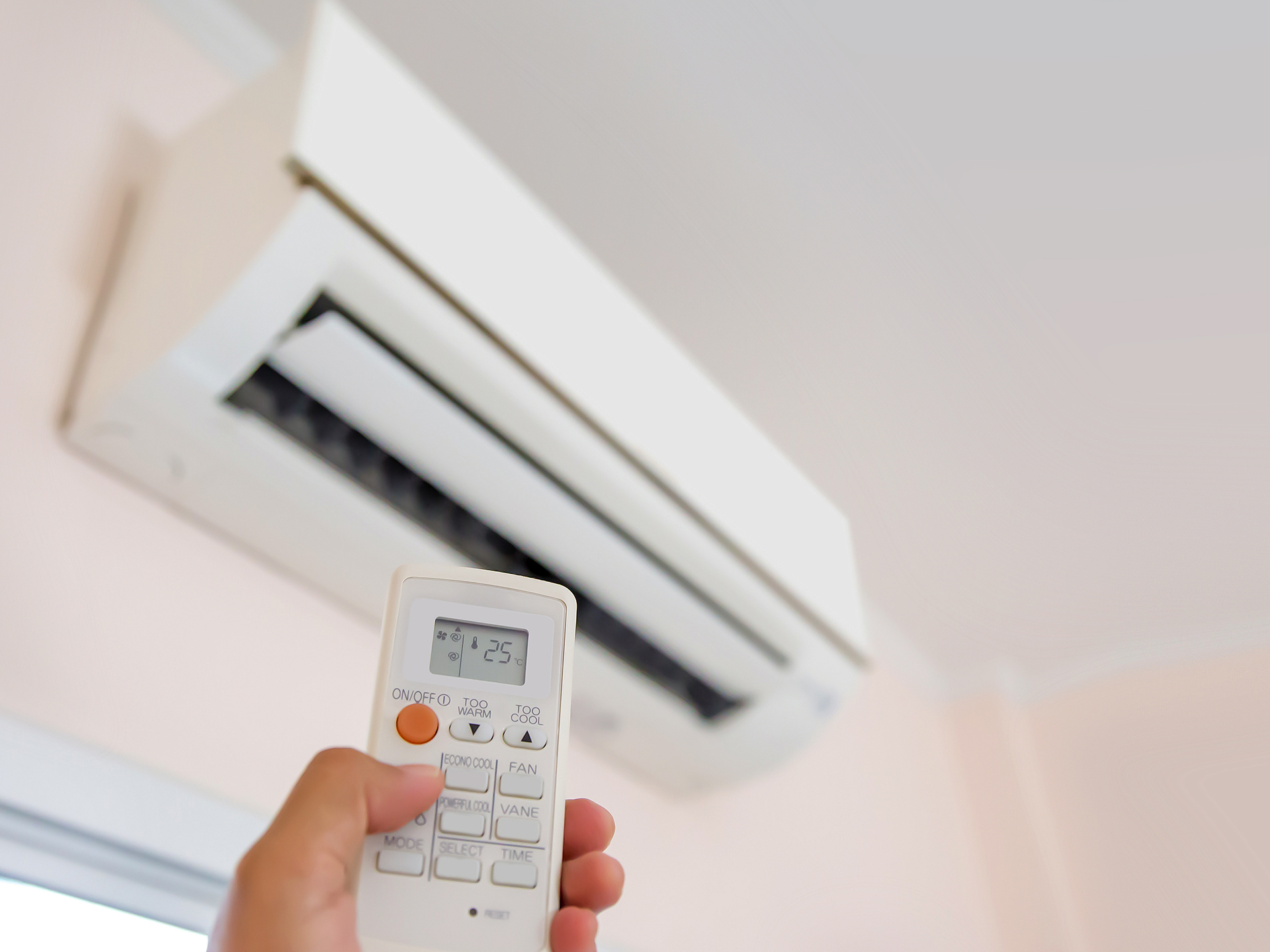 Wall-mounted evaporator unit