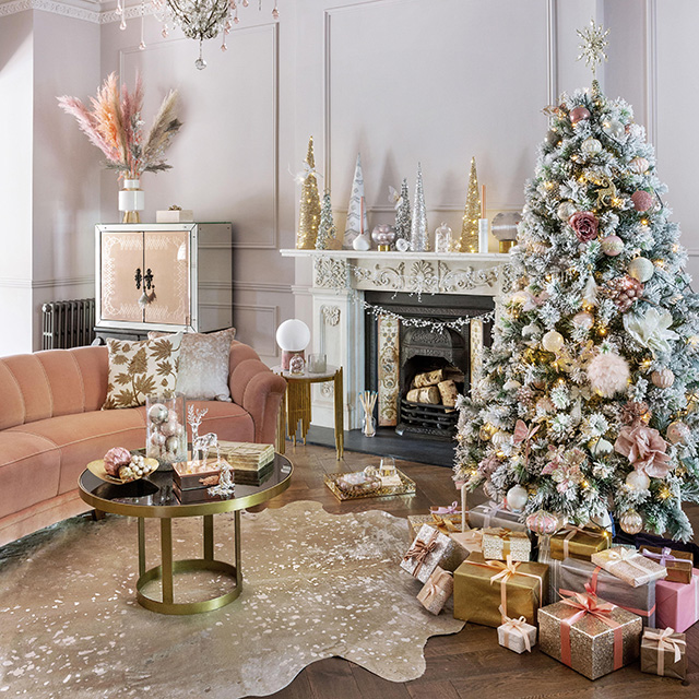amara christmas living room scheme - goodhomesmagazine.com