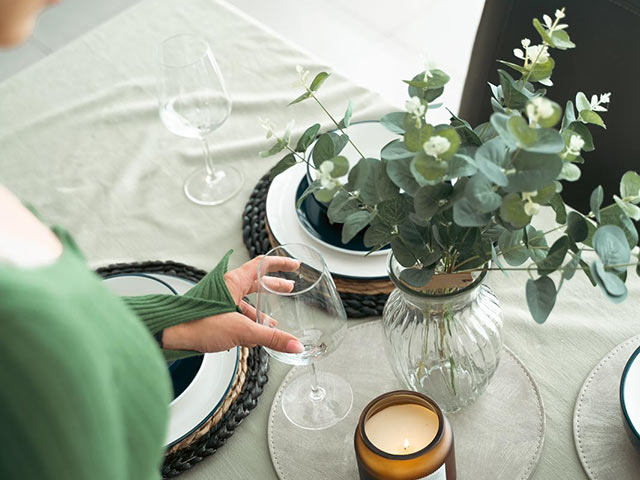 How to recreate Ferne McCann's budget-friendly tablescape