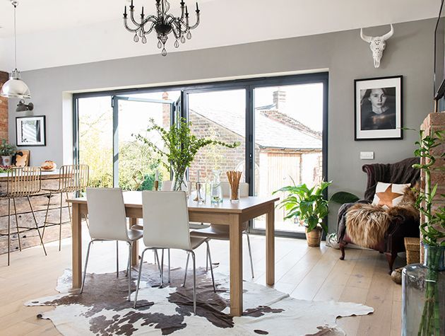 Explore this detached coach house in West Sussex 1