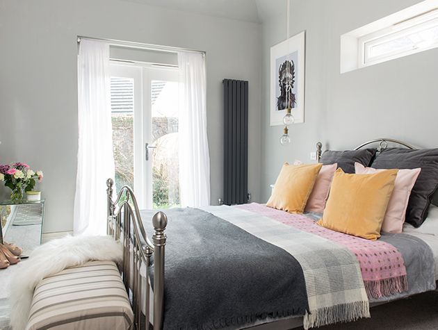 Explore this detached coach house in West Sussex 4