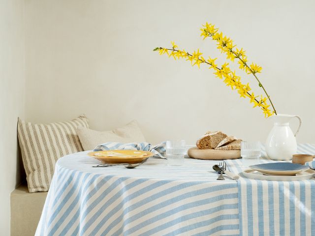 Summer table set up from Piglet in Bed