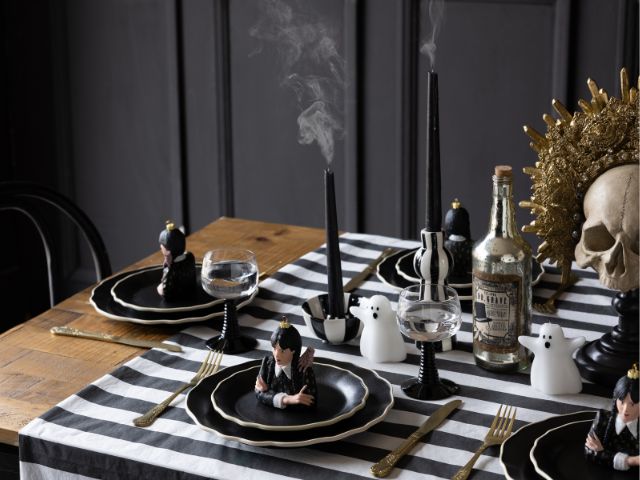 Gothic tablescape by Rockett St George